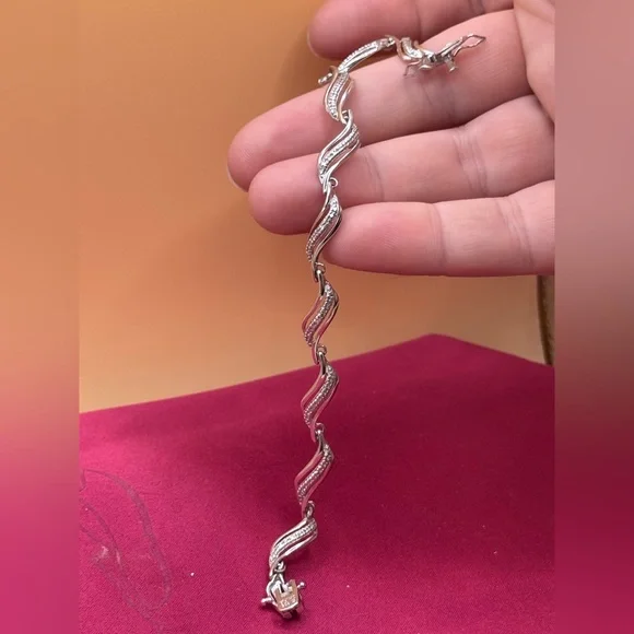 Real natural diamond on sterling silver 7.5” Kay jeweler bracelet - Picture 3 of 17